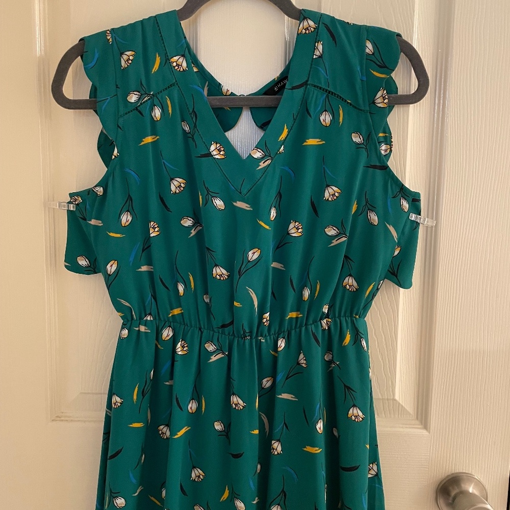 Dress - Picture 2 of 4